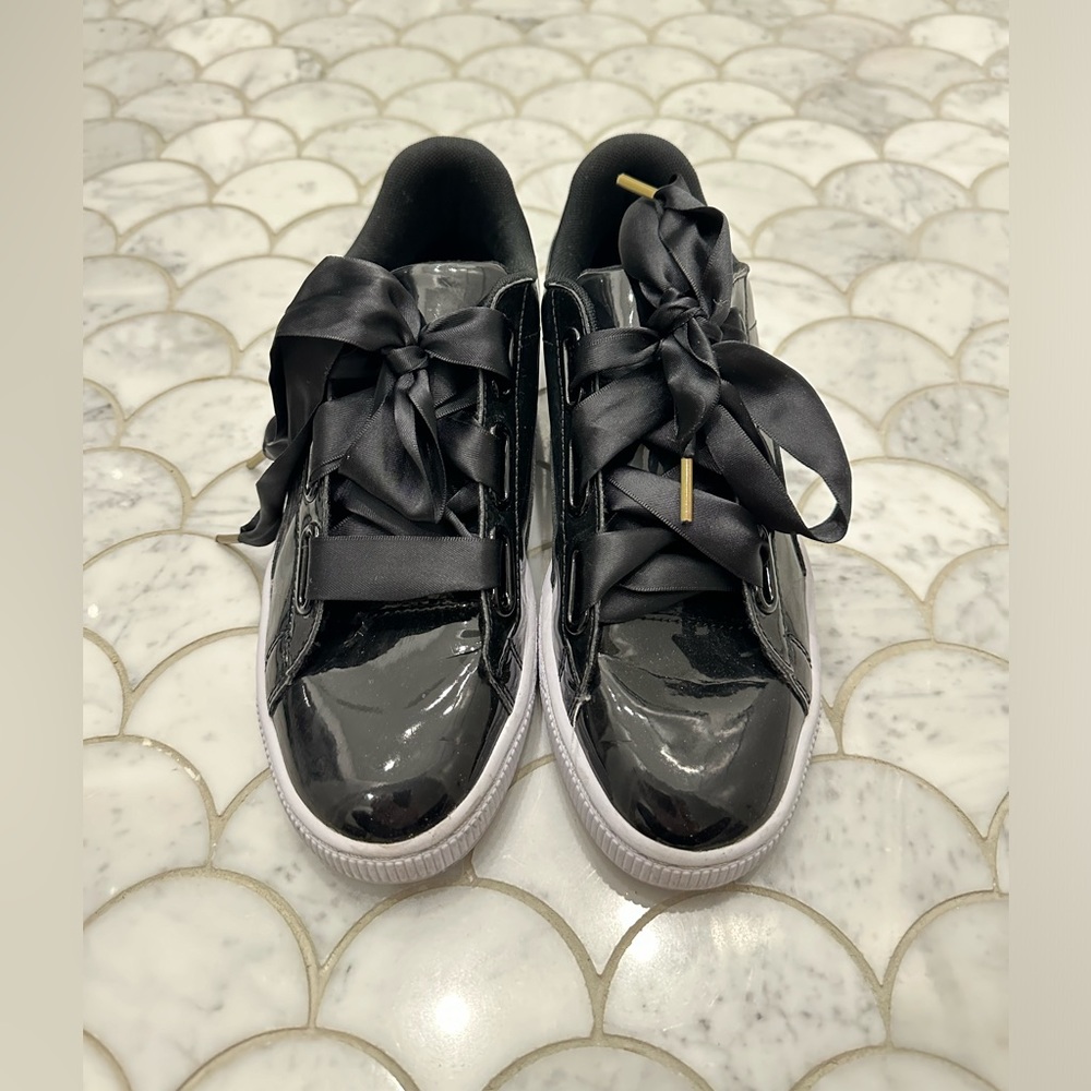 Puma women’s basket heart black patent shoes size 9 (40) NEWISH in box